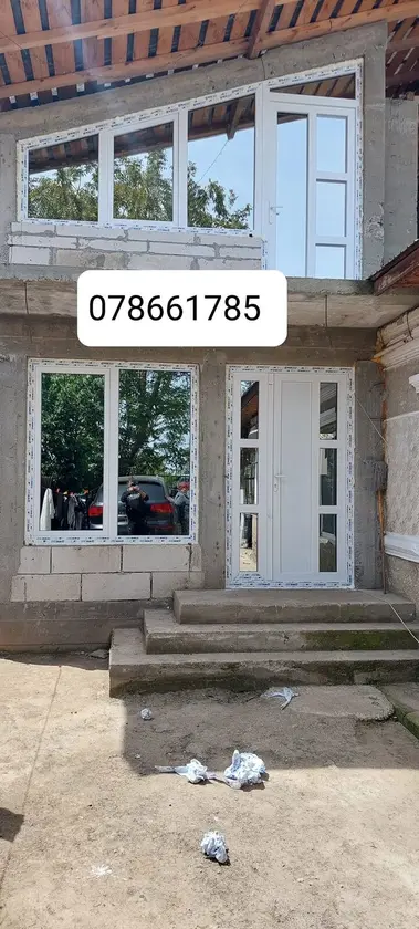Ferestre și ușă din PVC la o casă nouă — montaj Ionuț Termopane